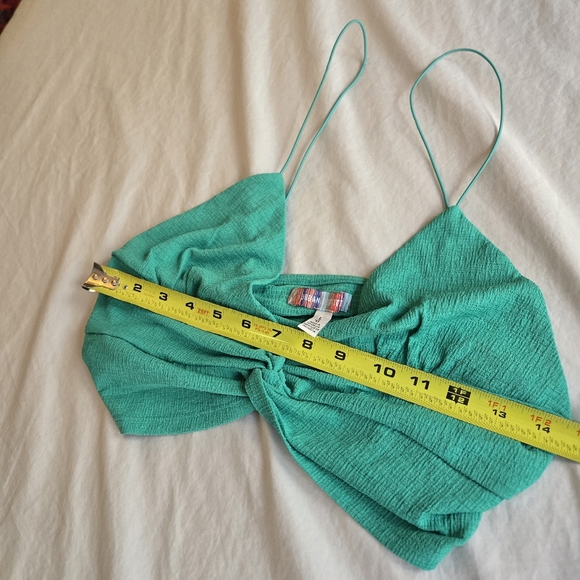 Urban Outfitters Green Twist Front  shirred crop top - Picture 2 of 4